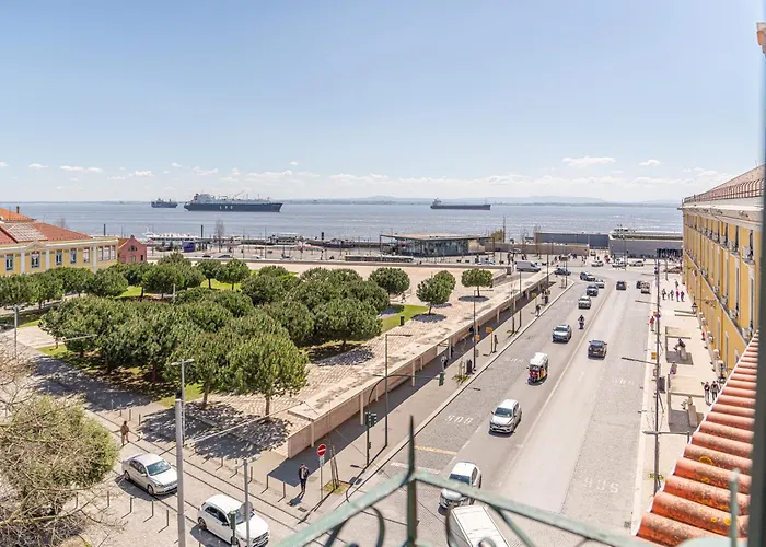 Апартаменты Downtown Seaview Лиссабон
