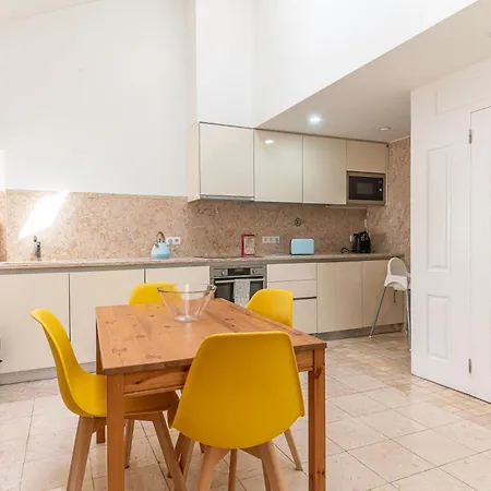 Апартаменты Downtown Seaview