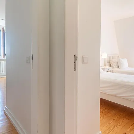 Downtown Seaview Apartment Lisbon