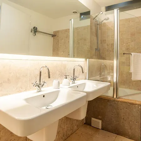 Downtown Seaview Apartment *